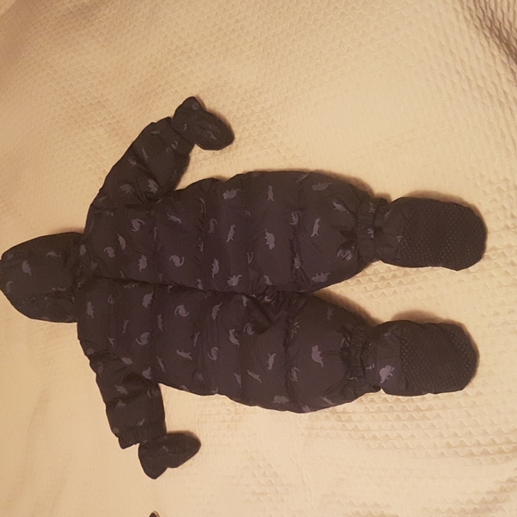 Baby GAP snowsuit down filled - Picture 2 of 6